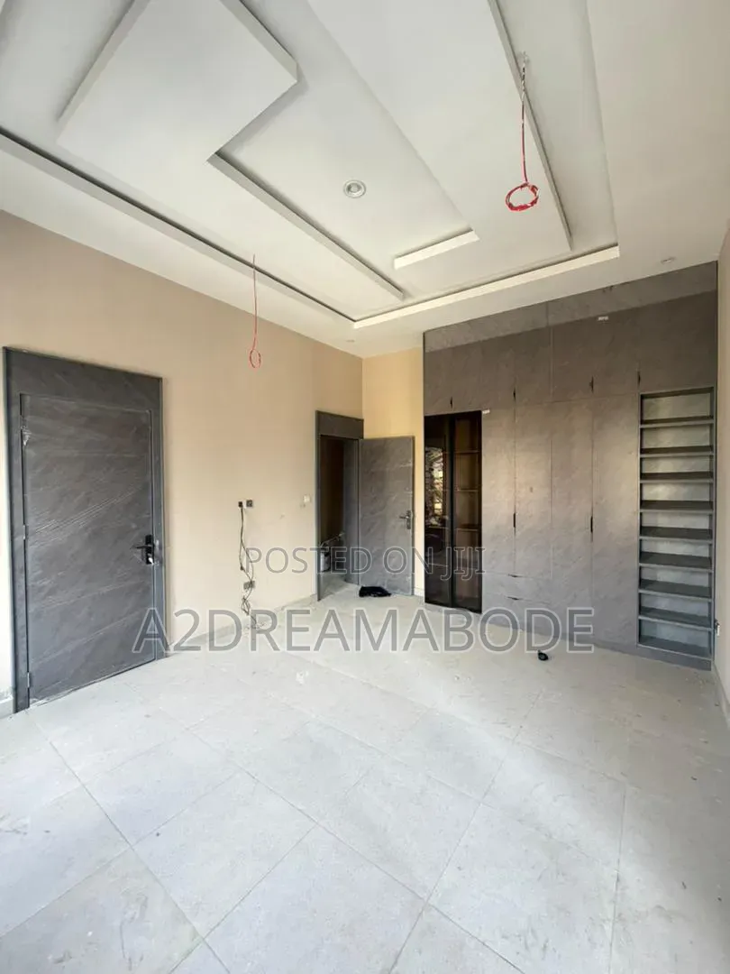 3bdrm Apartment in Opebi for sale in Opebi