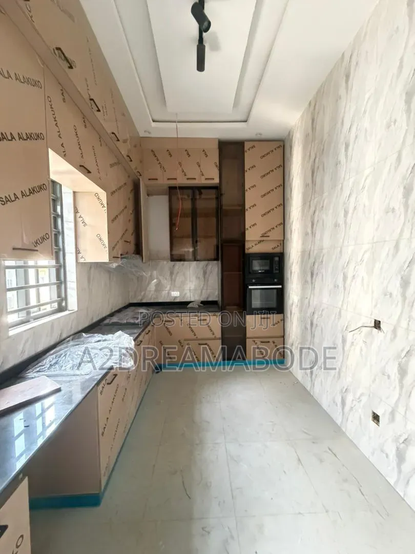 3bdrm Apartment in Opebi for sale in Opebi