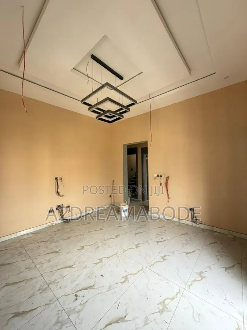 3bdrm Apartment in Opebi for sale in Opebi