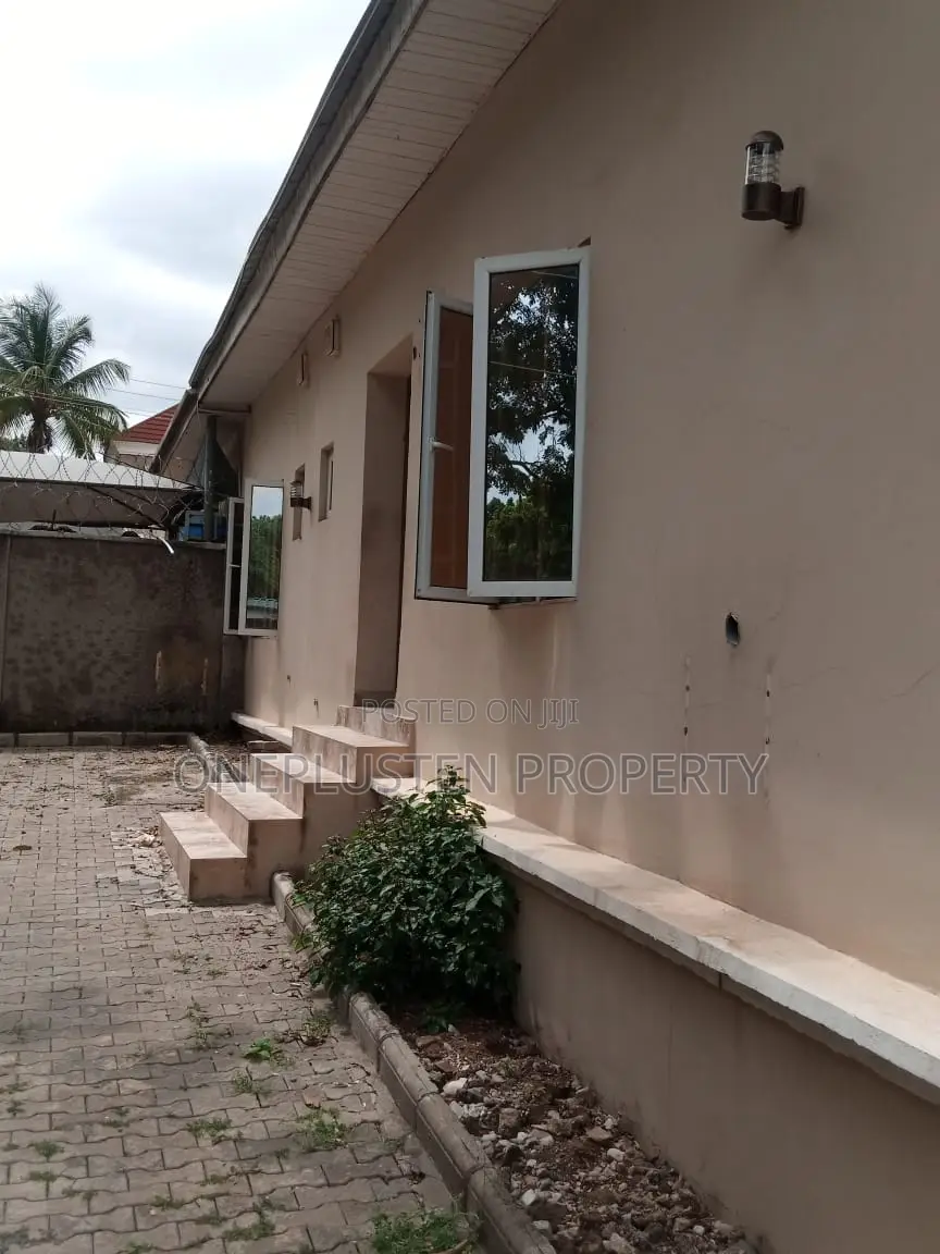 4bdrm Bungalow in Zone 6 / Wuse for sale in Zone 6 / Wuse