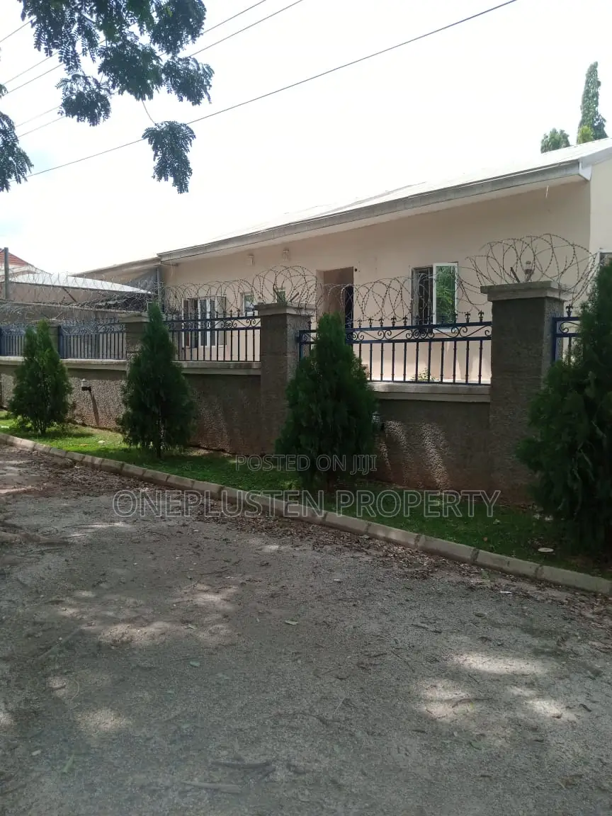 4bdrm Bungalow in Zone 6 / Wuse for sale in Zone 6 / Wuse