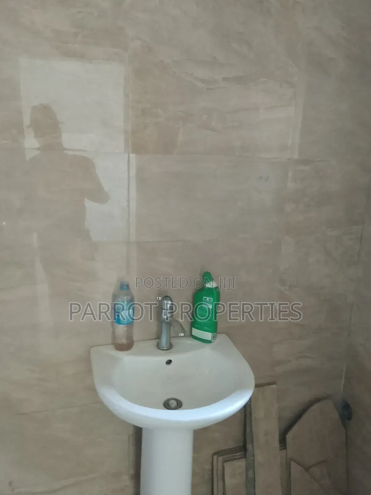 Standard Office Space in Gwarimpa Main in Life Camp