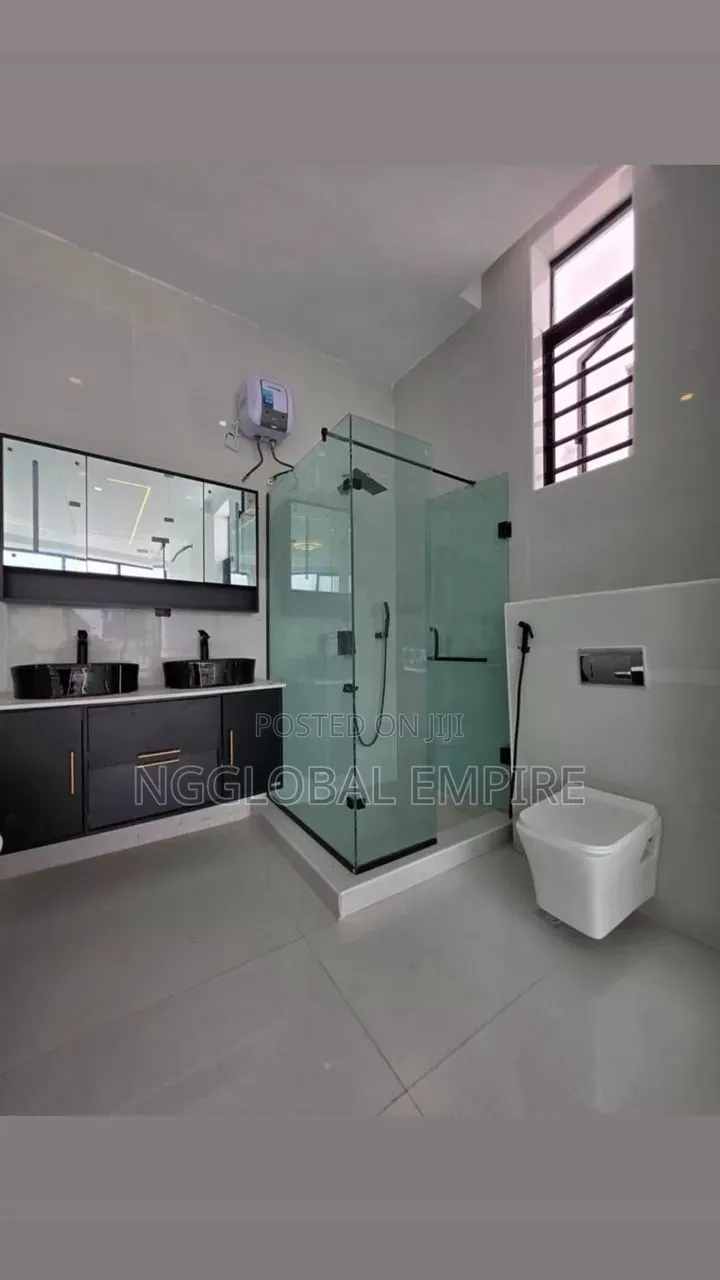 5bdrm Duplex in Oral Estate, Chevron for sale in Chevron