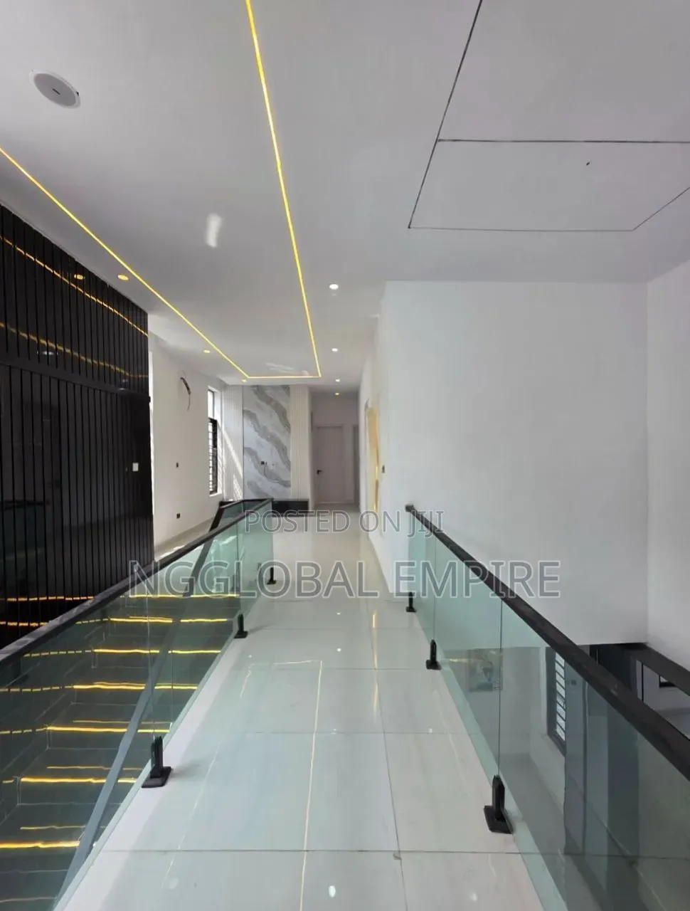 5bdrm Duplex in Oral Estate, Chevron for sale in Chevron