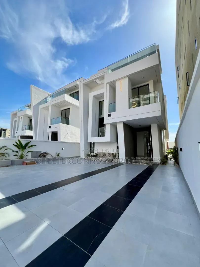 5bdrm Duplex in Lekki Phase 1 for sale in Lekki Phase 1