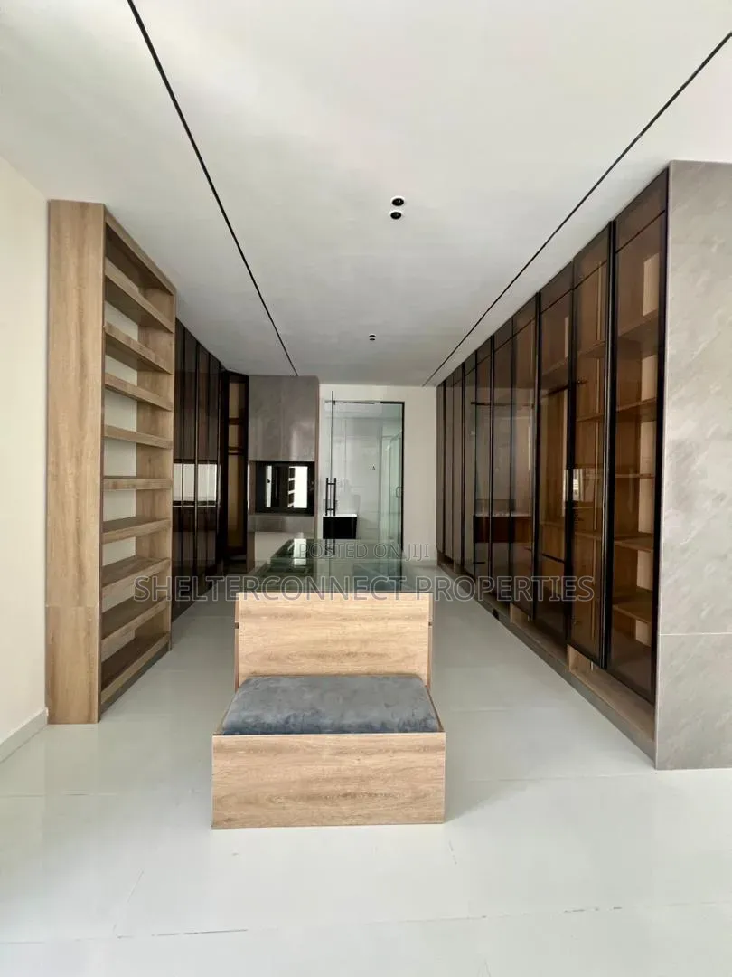 5bdrm Duplex in Lekki Phase 1 for sale in Lekki Phase 1