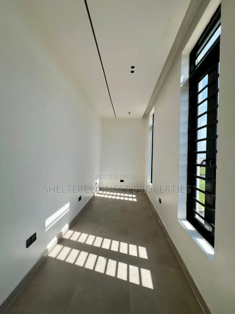 5bdrm Duplex in Lekki Phase 1 for sale in Lekki Phase 1