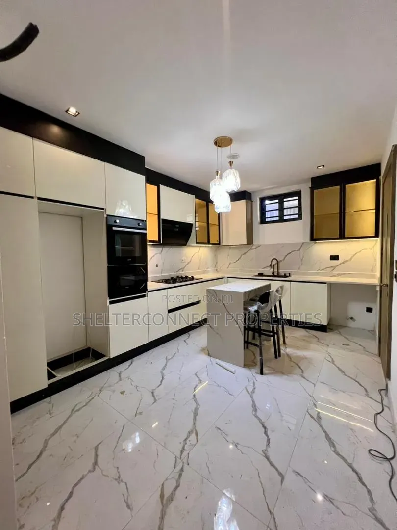 2bdrm Duplex in Lekki Phase 1 for sale in Lekki Phase 1
