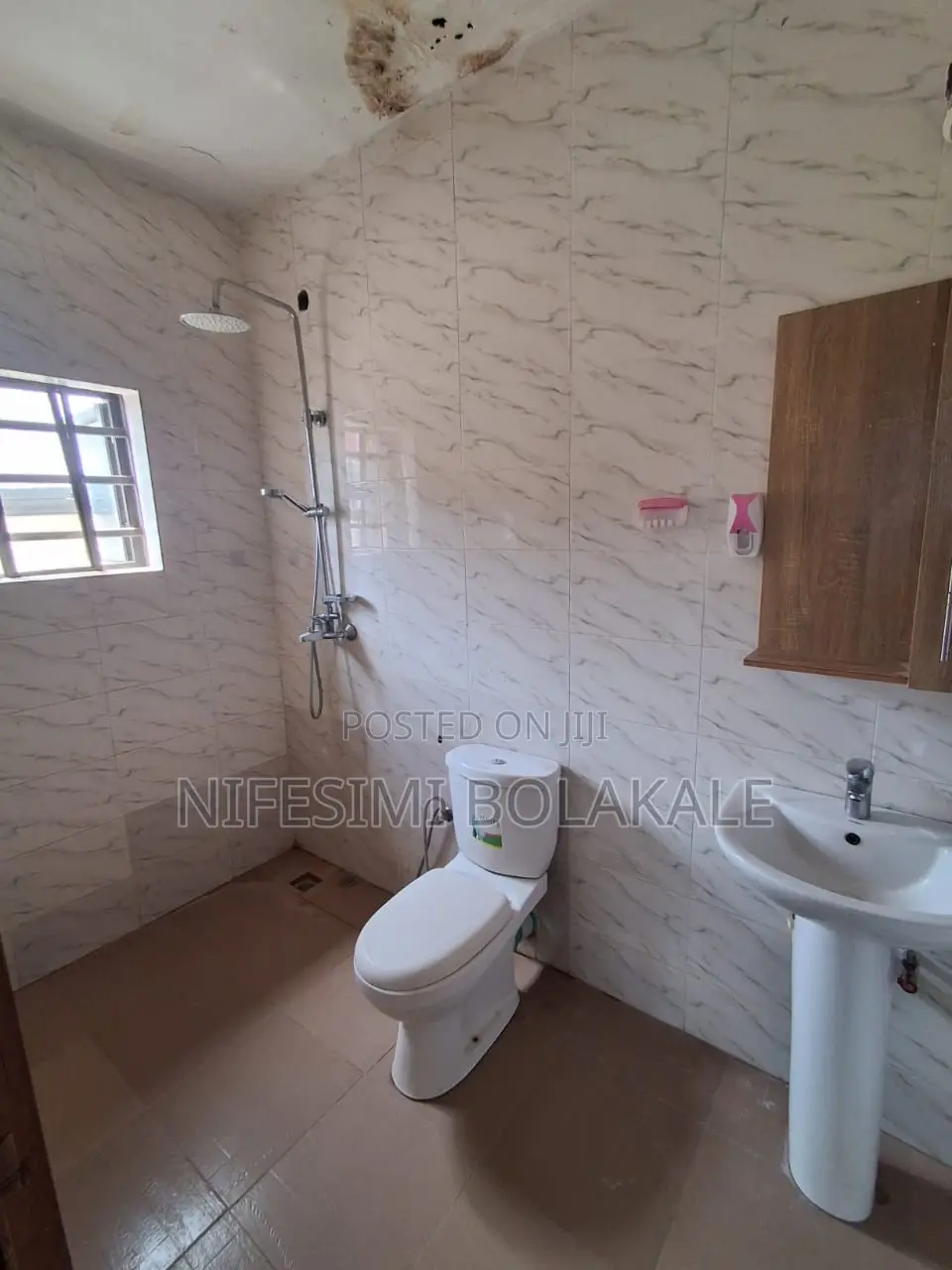 2bdrm Block of Flats in Ateere, Kasumu Road, for rent in Akala Express