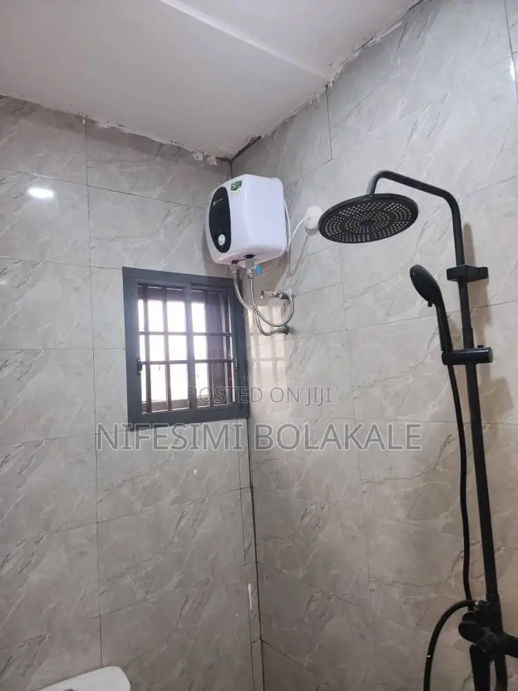 3bdrm Block of Flats in Behind Bollad Event for rent in Akala Express