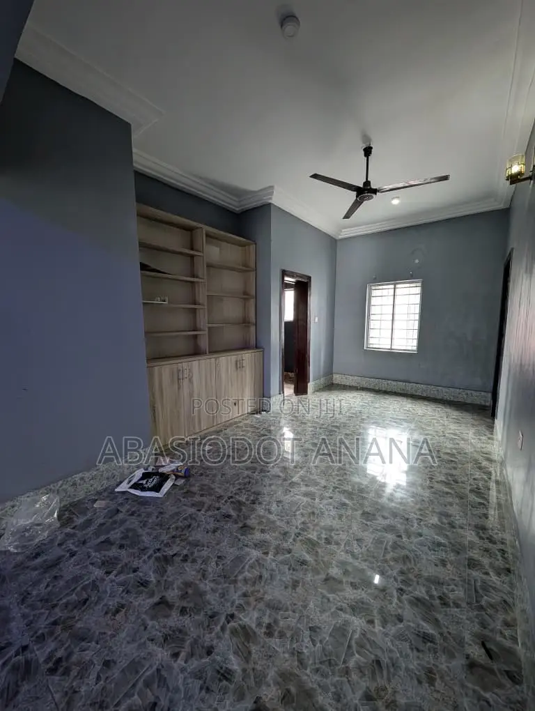 3bdrm Apartment in Idoro By Stadium, Uyo for rent in Uyo