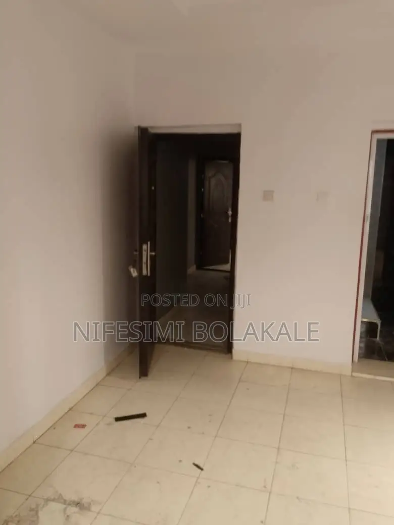 2bdrm Block of Flats in Ore Ofe Estate Very for rent in Akala Express