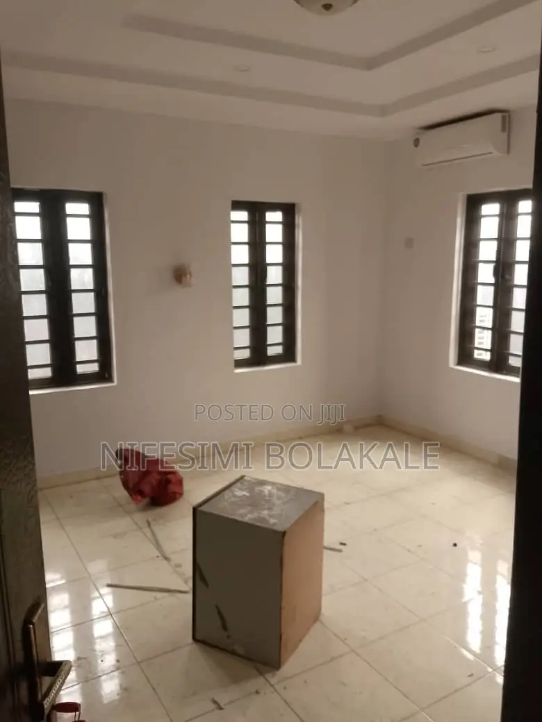 2bdrm Block of Flats in Ore Ofe Estate Very for rent in Akala Express