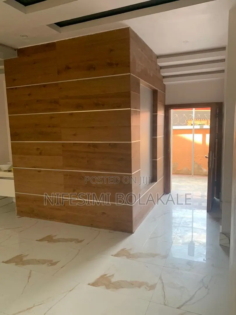 3bdrm Block of Flats in Kasumu Estate, Off for rent in Akala Express