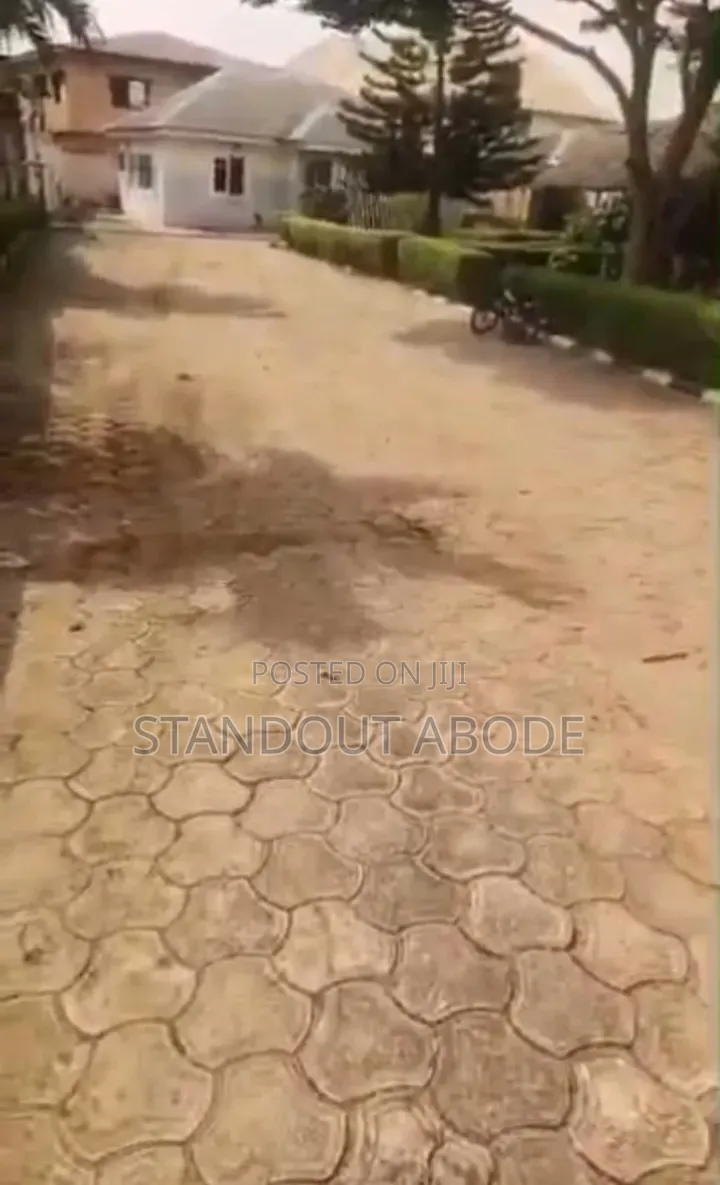 3bdrm Bungalow in Good Location, Baruwa for sale in Baruwa