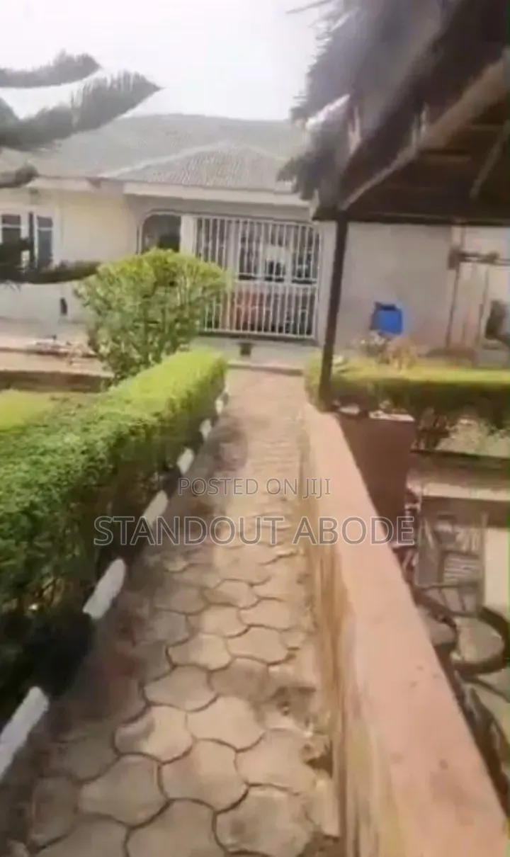 3bdrm Bungalow in Good Location, Baruwa for sale in Baruwa