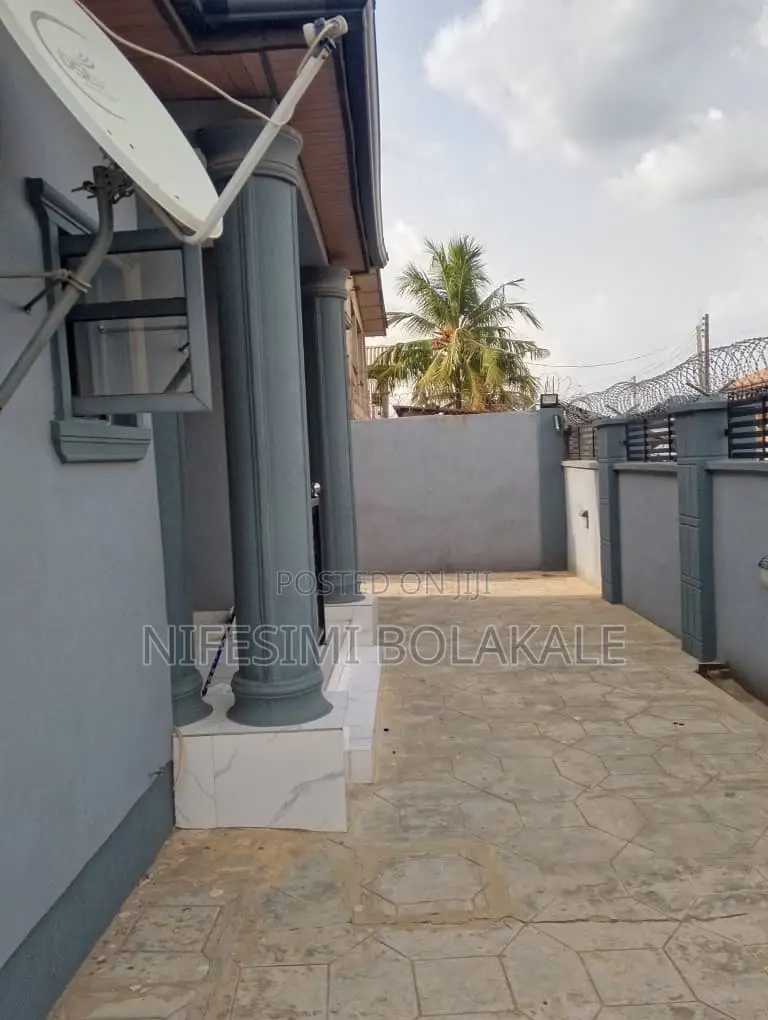 2bdrm Block of Flats in Back Of Foodco Along for rent in Akala Express
