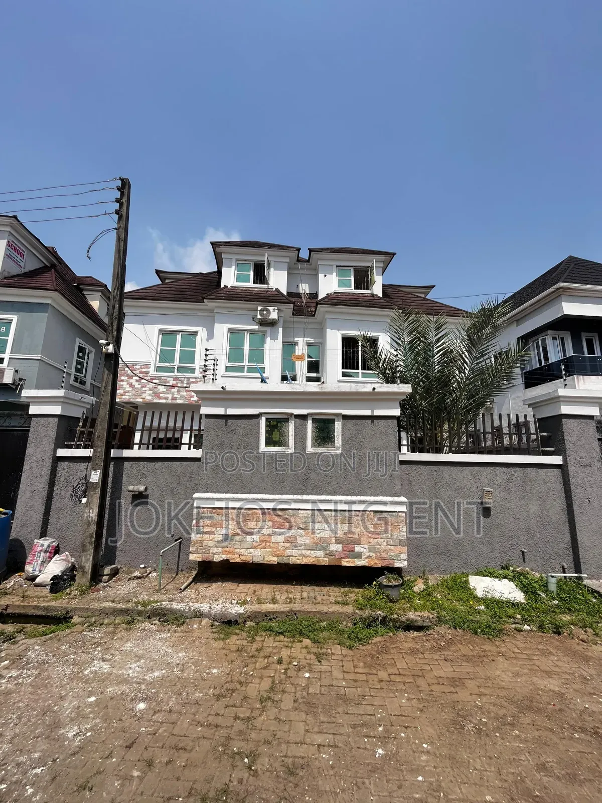 5bdrm Duplex in Southern View Estate, Chevron for sale in Chevron