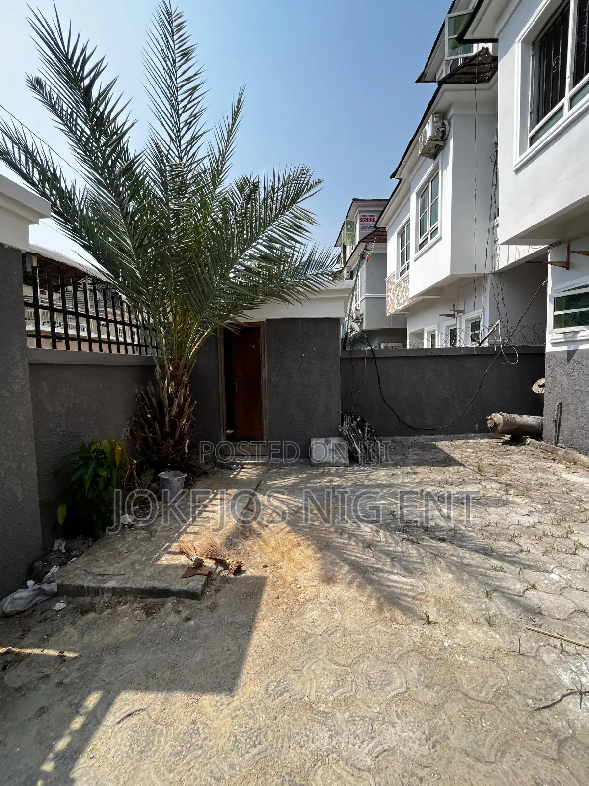 5bdrm Duplex in Southern View Estate, Chevron for sale in Chevron
