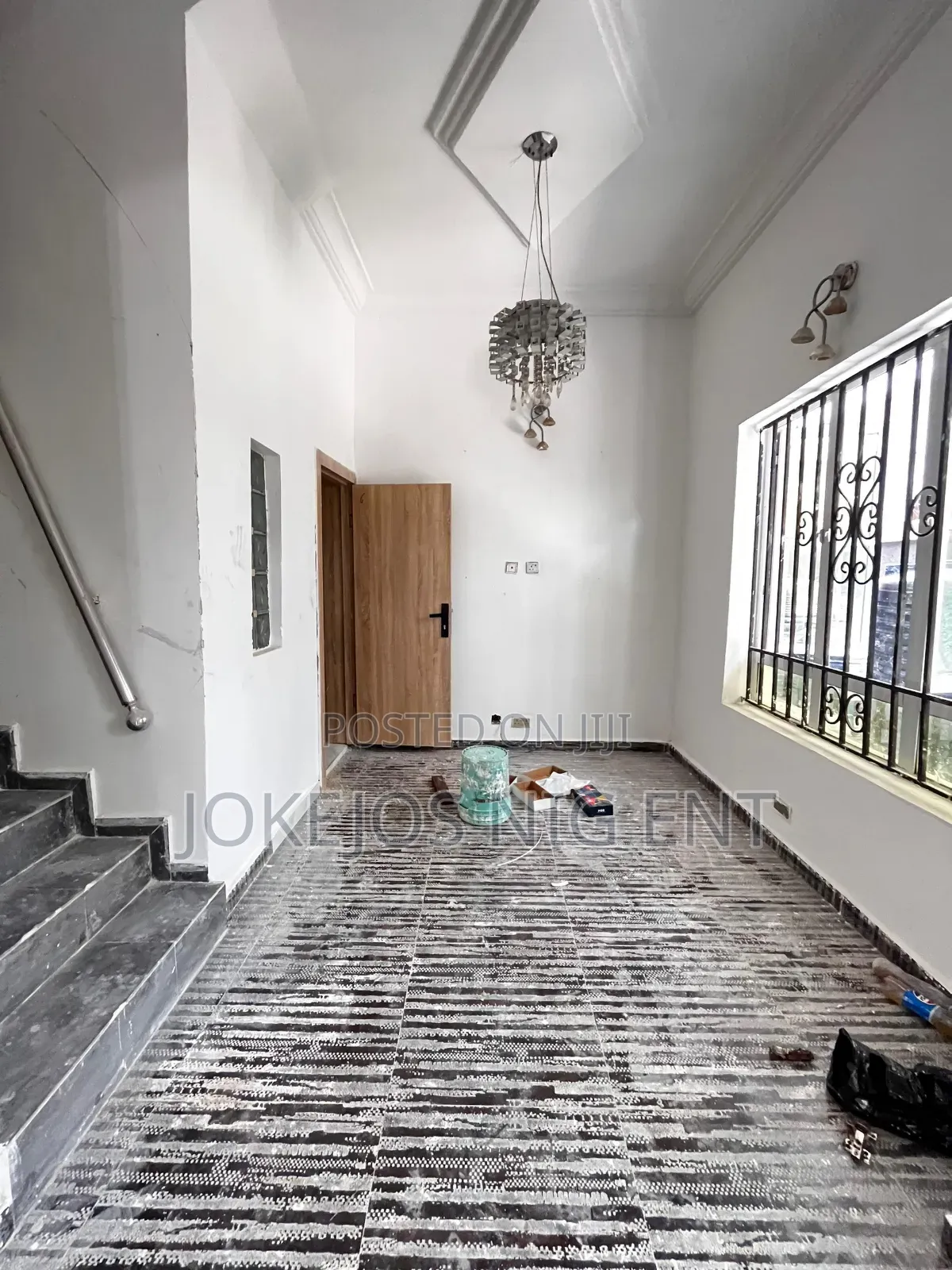 5bdrm Duplex in Southern View Estate, Chevron for sale in Chevron
