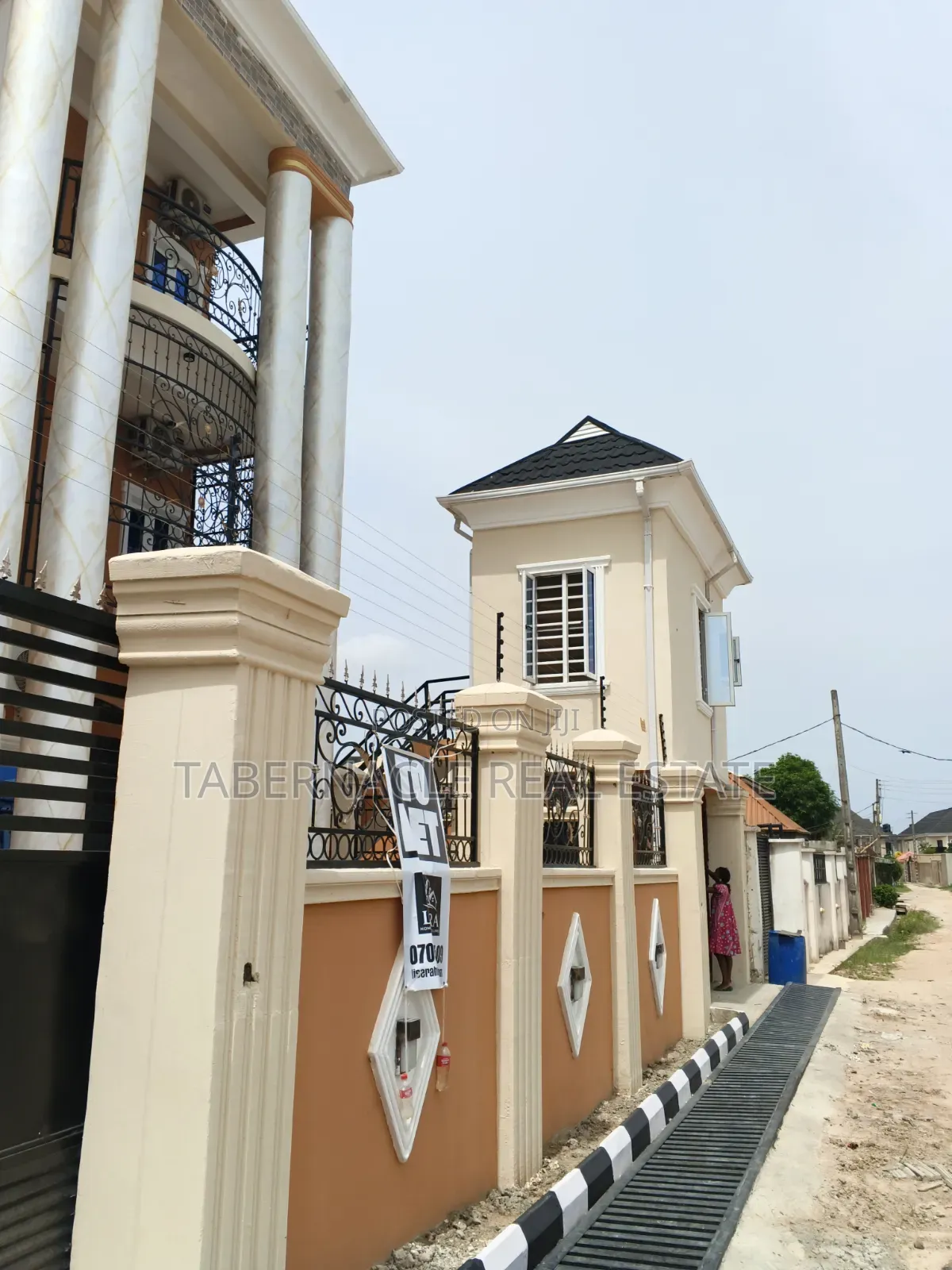 2bdrm Block of Flats in Valley View Estate, Ebute for rent in Ebute