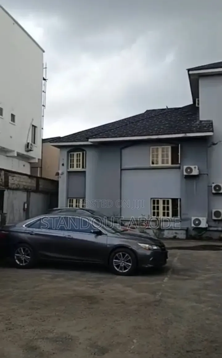 3bdrm Block of Flats in Mini Estate, Mende for sale in Mende