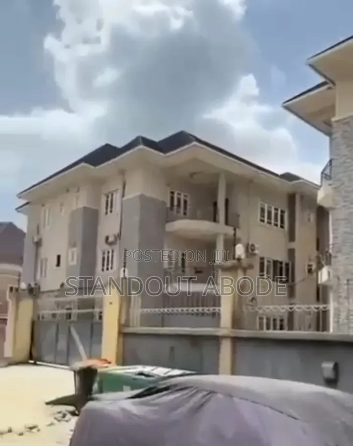 3bdrm Block of Flats in Good Location, Mende for sale in Mende