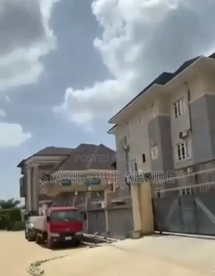 3bdrm Block of Flats in Good Location, Mende for sale in Mende