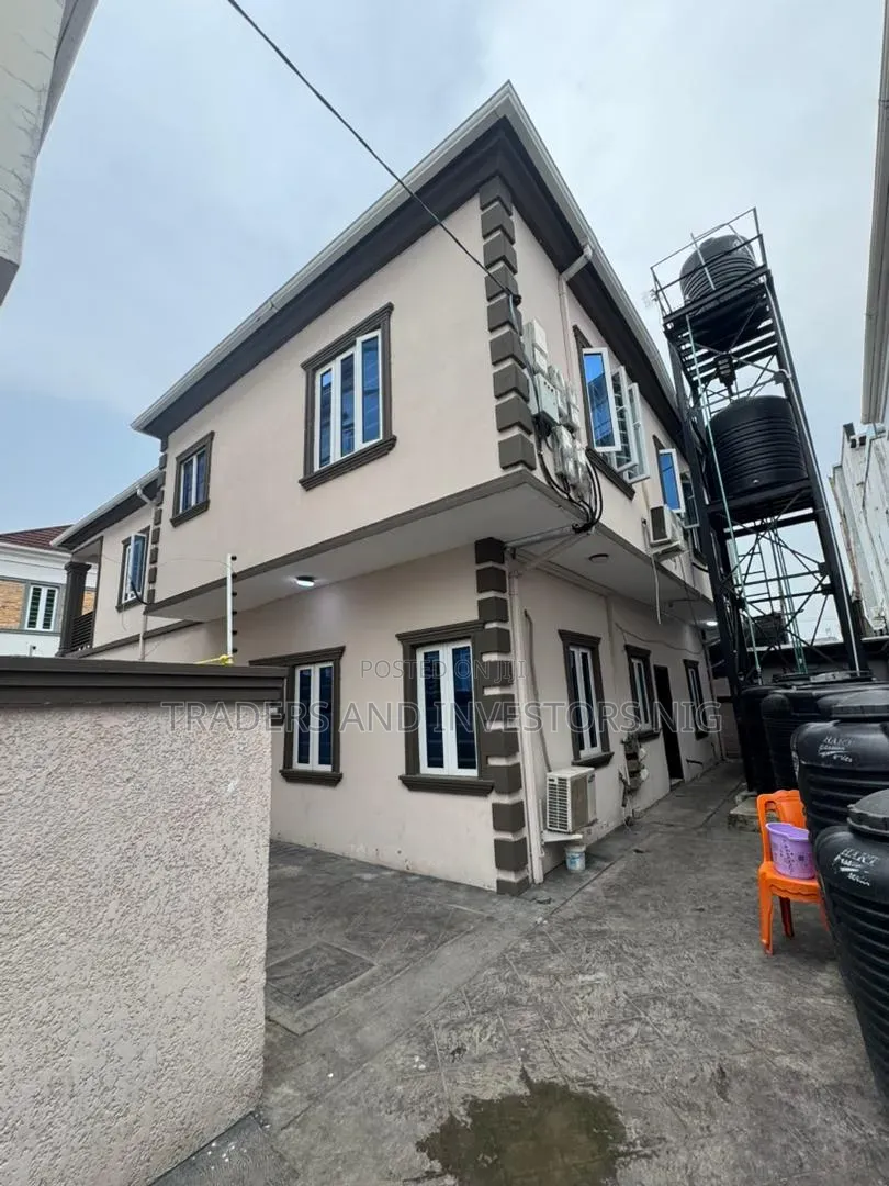 2bdrm Block of Flats in Oral, Ikota for sale in Ikota