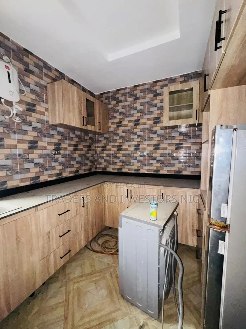 2bdrm Block of Flats in Oral, Ikota for sale in Ikota