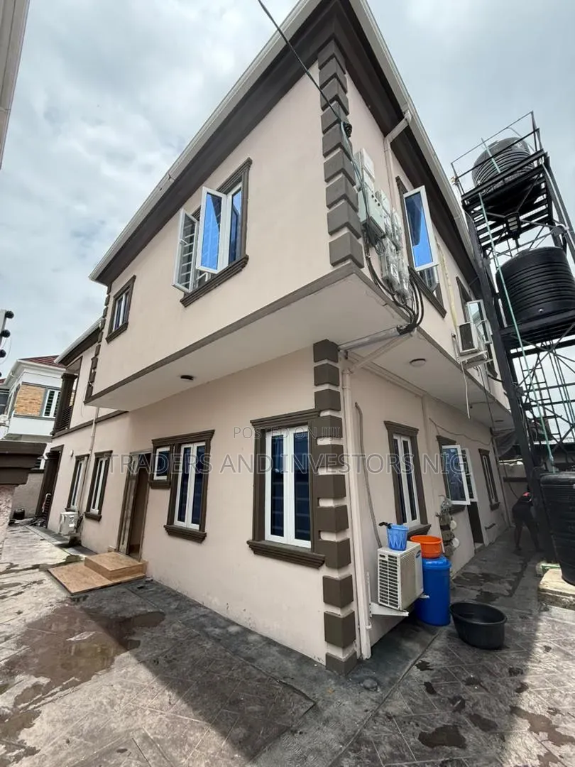 2bdrm Block of Flats in Oral, Ikota for sale in Ikota