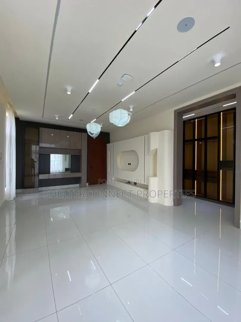 5bdrm Duplex in Lekki Expressway for sale in Lekki Expressway