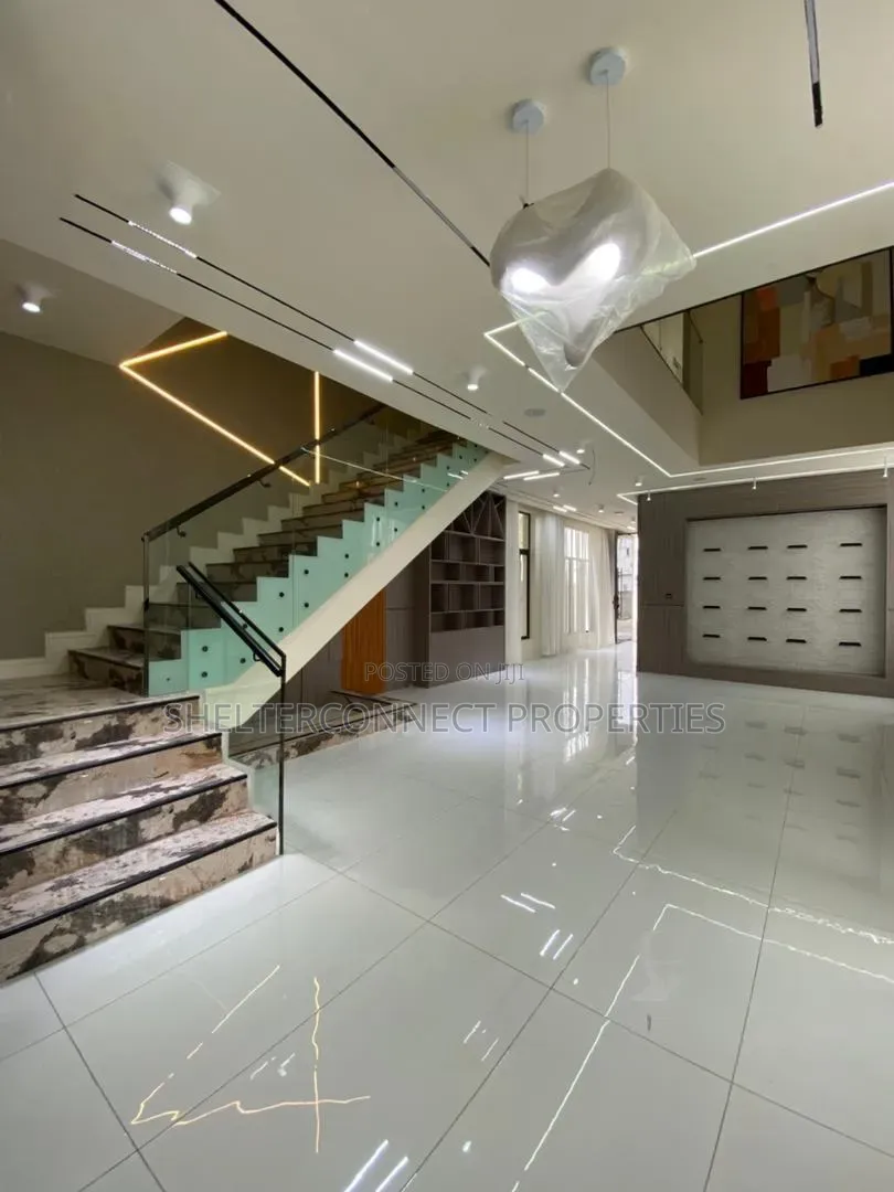 5bdrm Duplex in Lekki Expressway for sale in Lekki Expressway