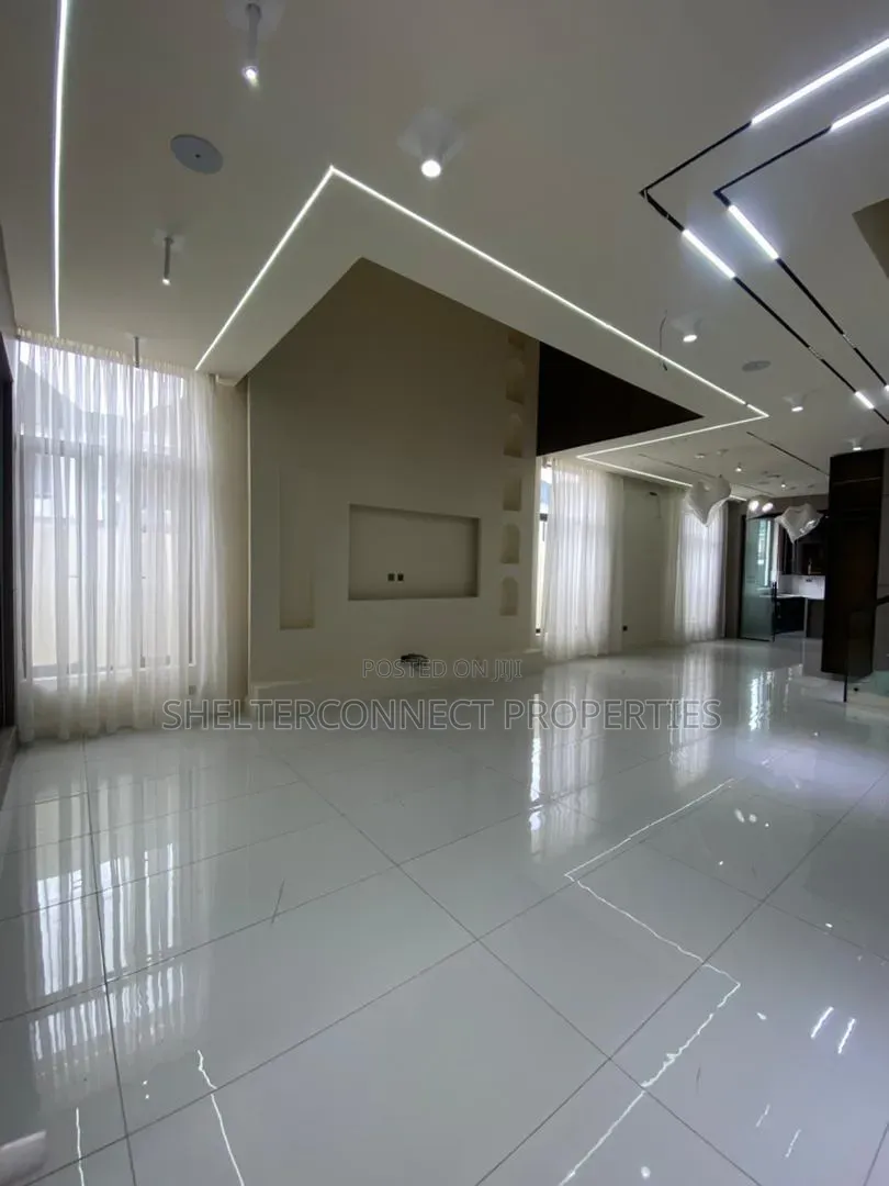 5bdrm Duplex in Lekki Expressway for sale in Lekki Expressway