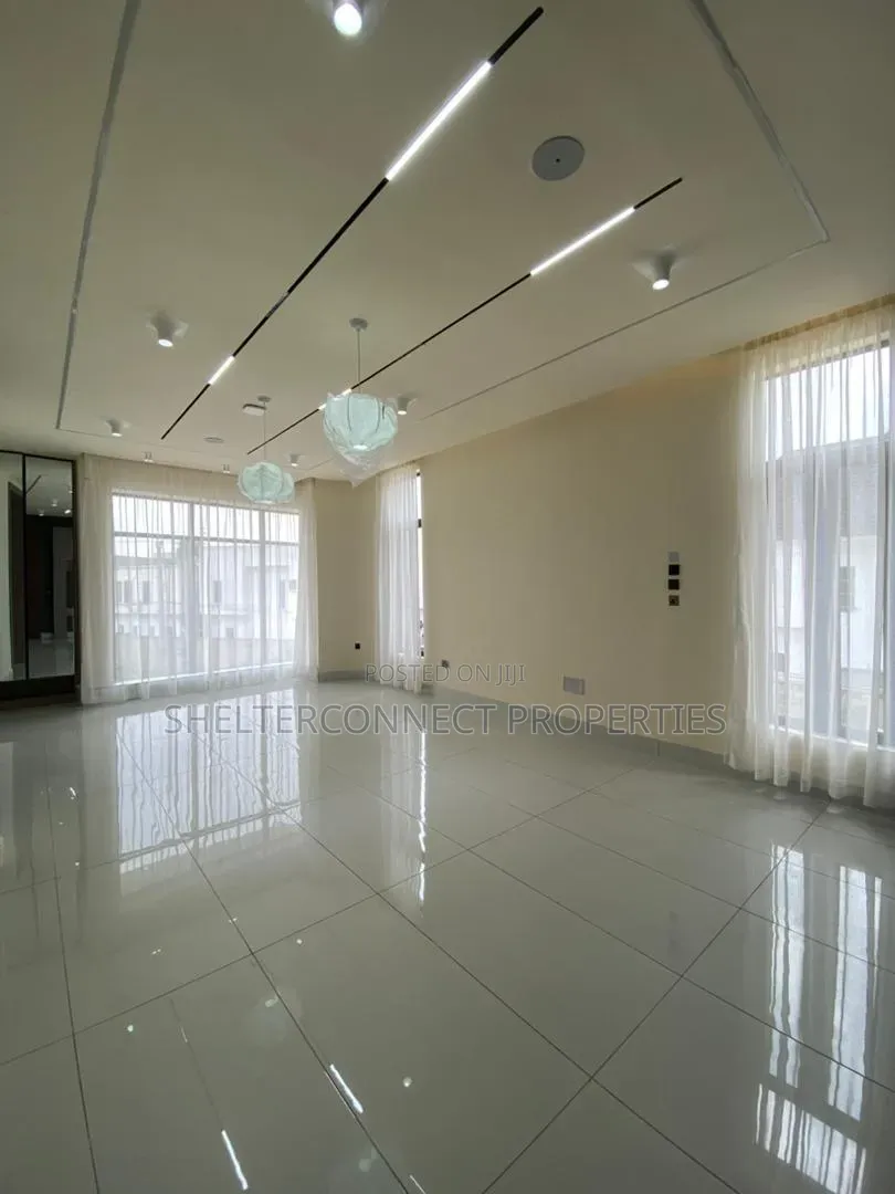 5bdrm Duplex in Lekki Expressway for sale in Lekki Expressway