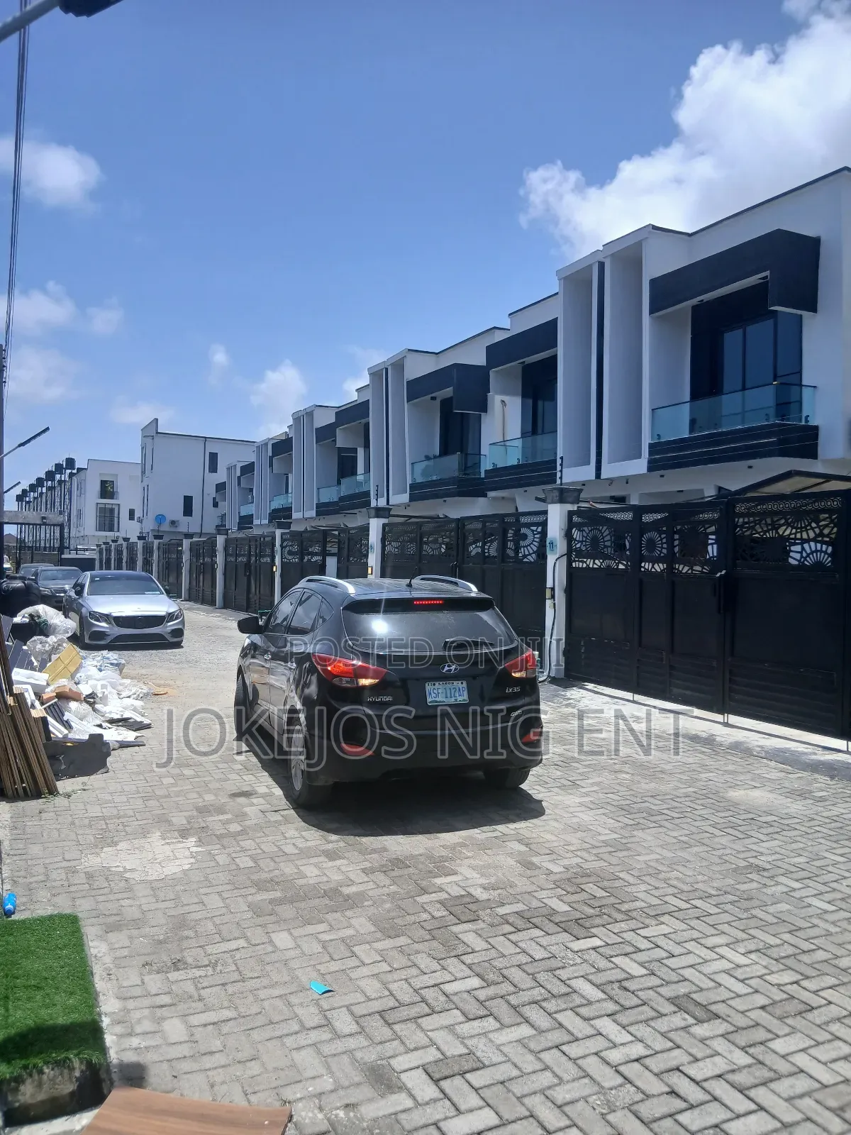 4bdrm Duplex in Orchid Road Lekki, Lafiaji for sale in Lafiaji