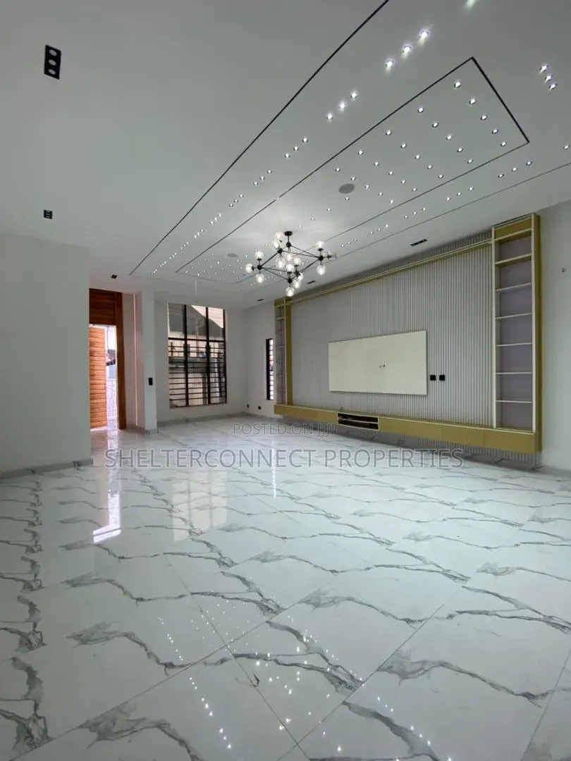 5bdrm Duplex in Lekki Expressway for sale in Lekki Expressway