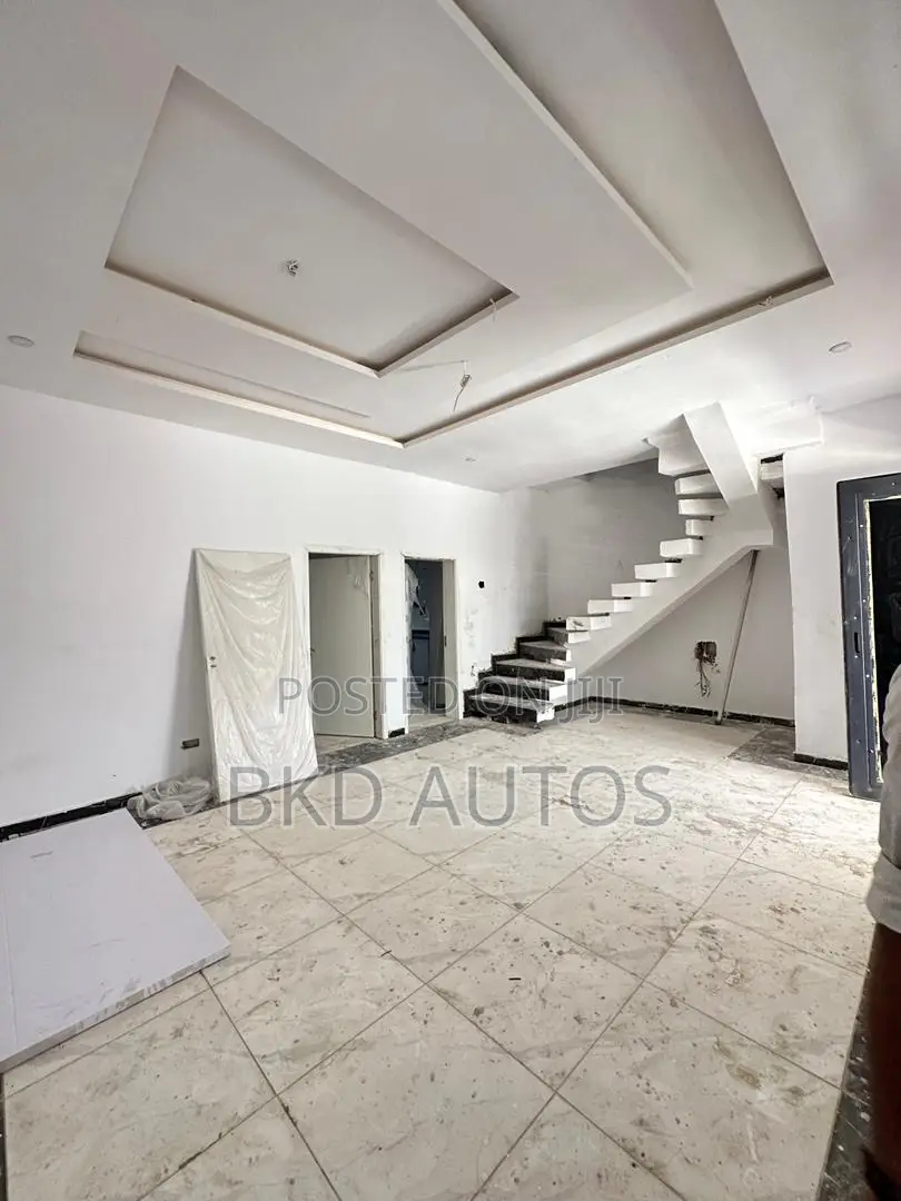 4bdrm Duplex in VGC / Ajah for sale in VGC / Ajah