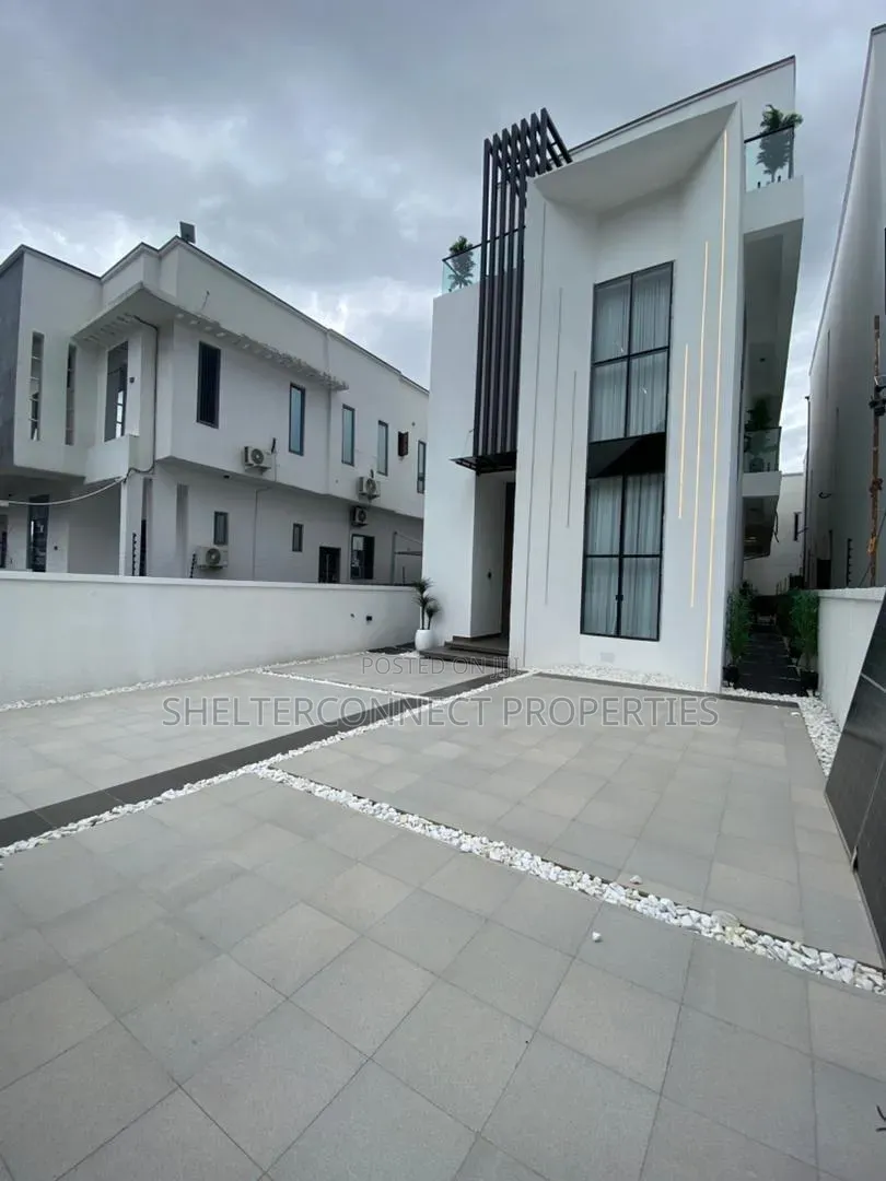 5bdrm Duplex in Lekki Expressway for sale in Lekki Expressway