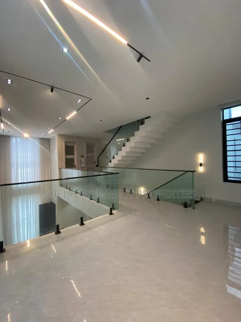5bdrm Duplex in Lekki Expressway for sale in Lekki Expressway