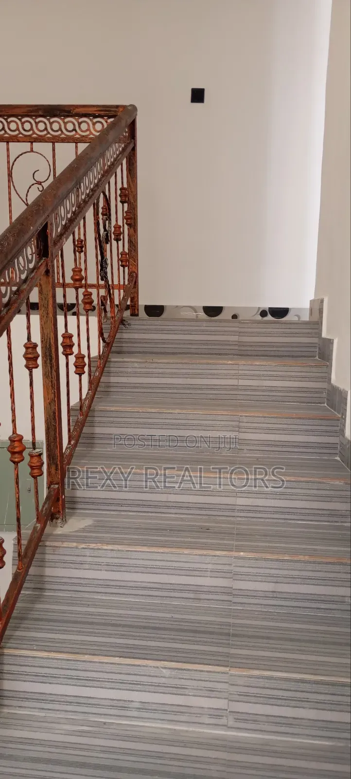 2bdrm Duplex in Off Obirikwerre, East West Road for rent in East West Road