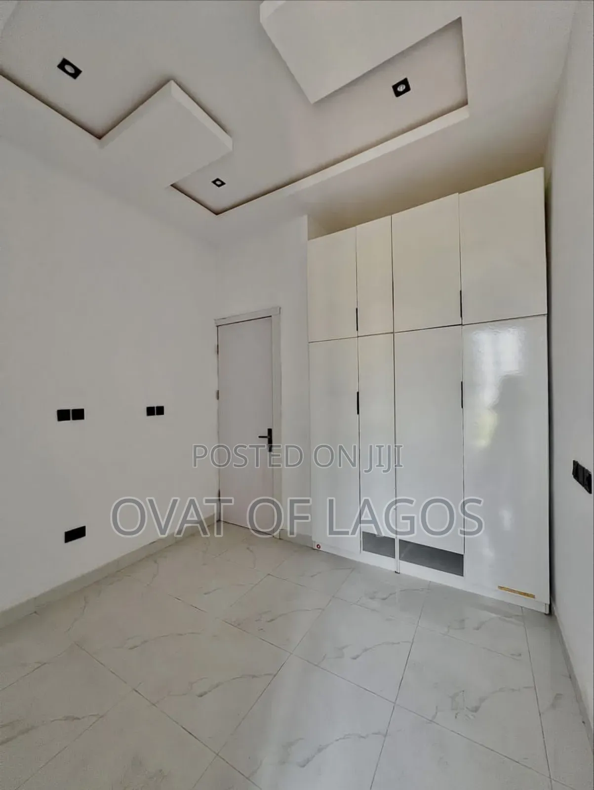 4bdrm Duplex in Ikota for sale in Ikota