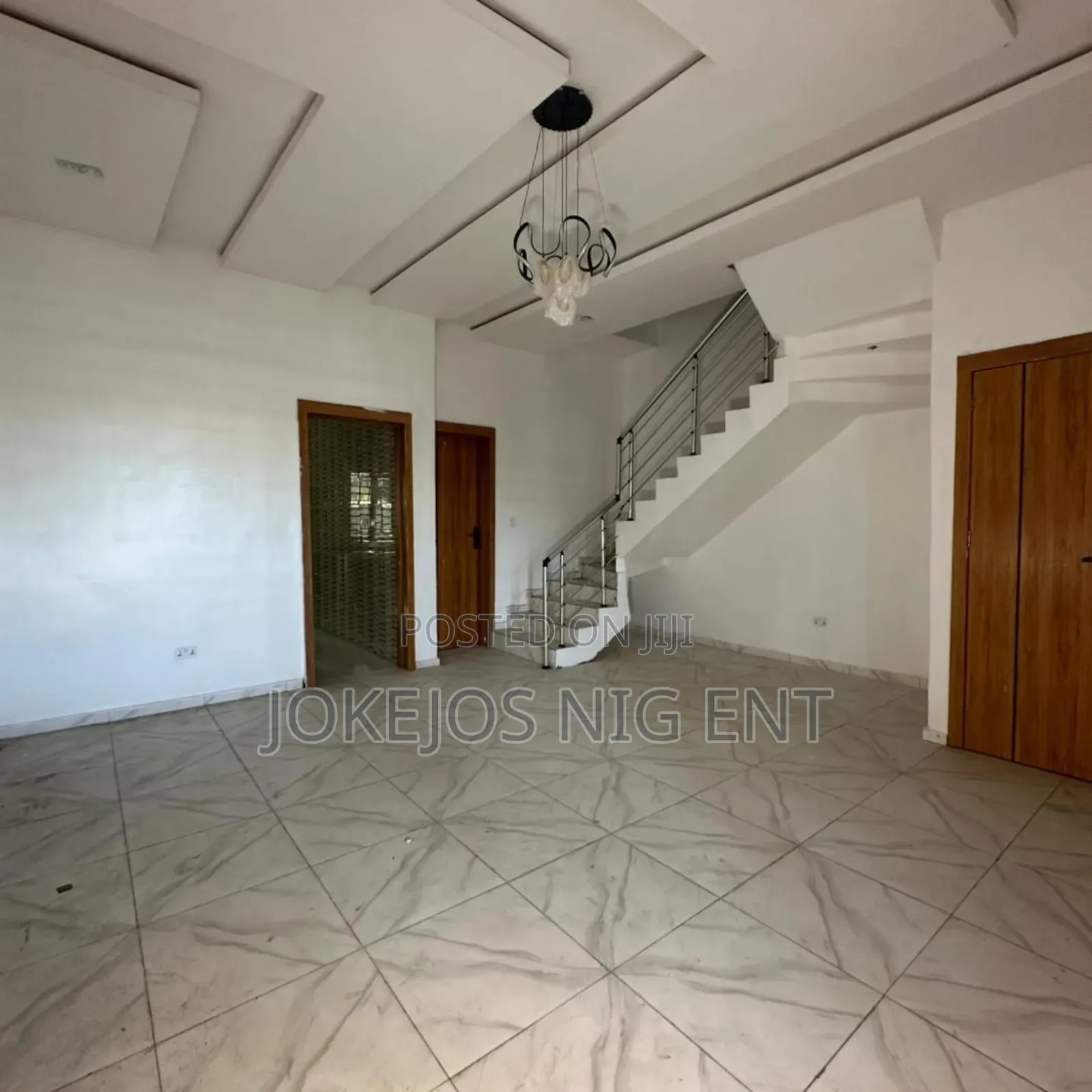 4bdrm Townhouse/Terrace in Orchid Road, Lafiaji for sale in Lafiaji