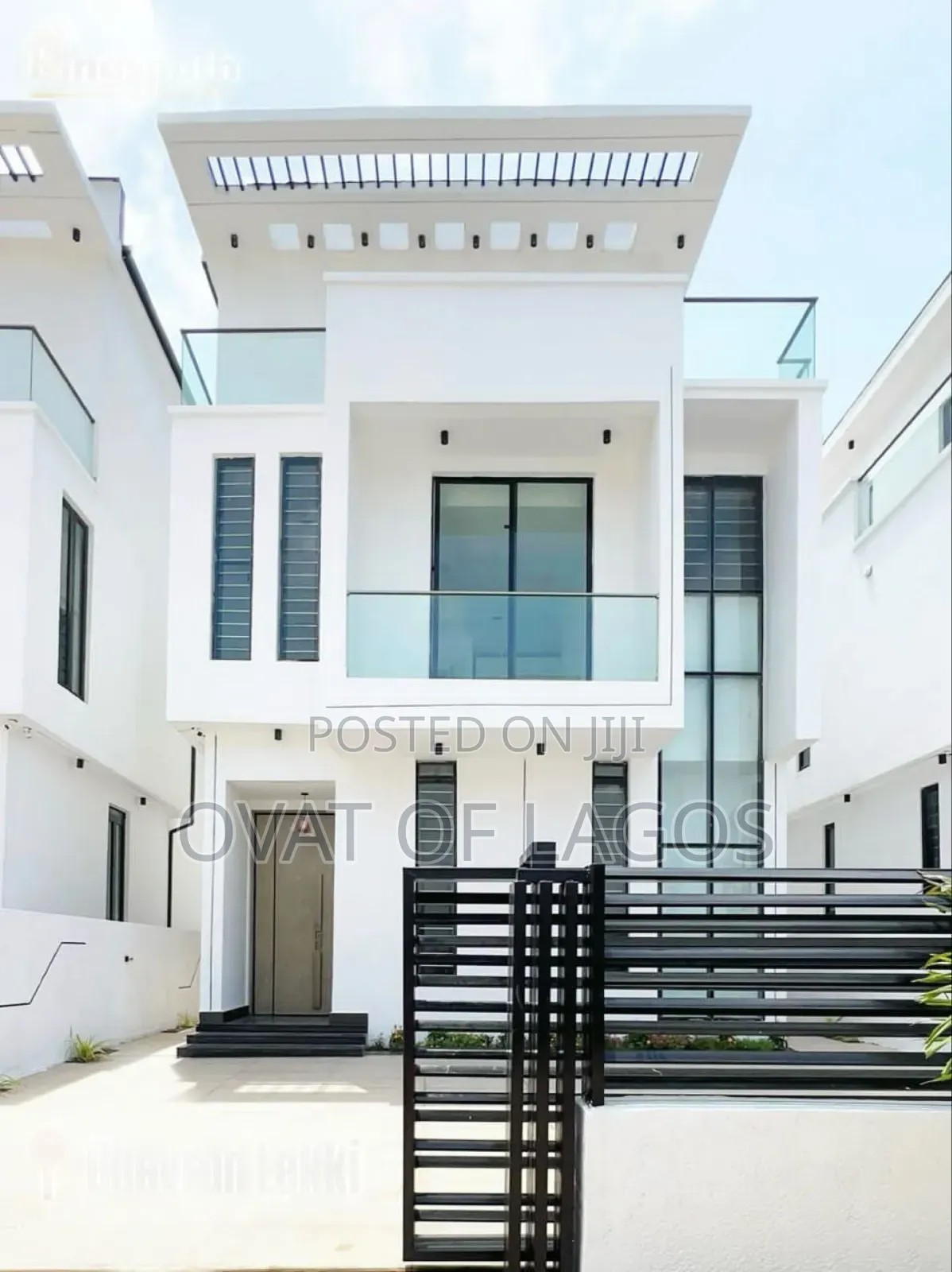 5bdrm Duplex in Chevron Toll Gate for sale in Chevron