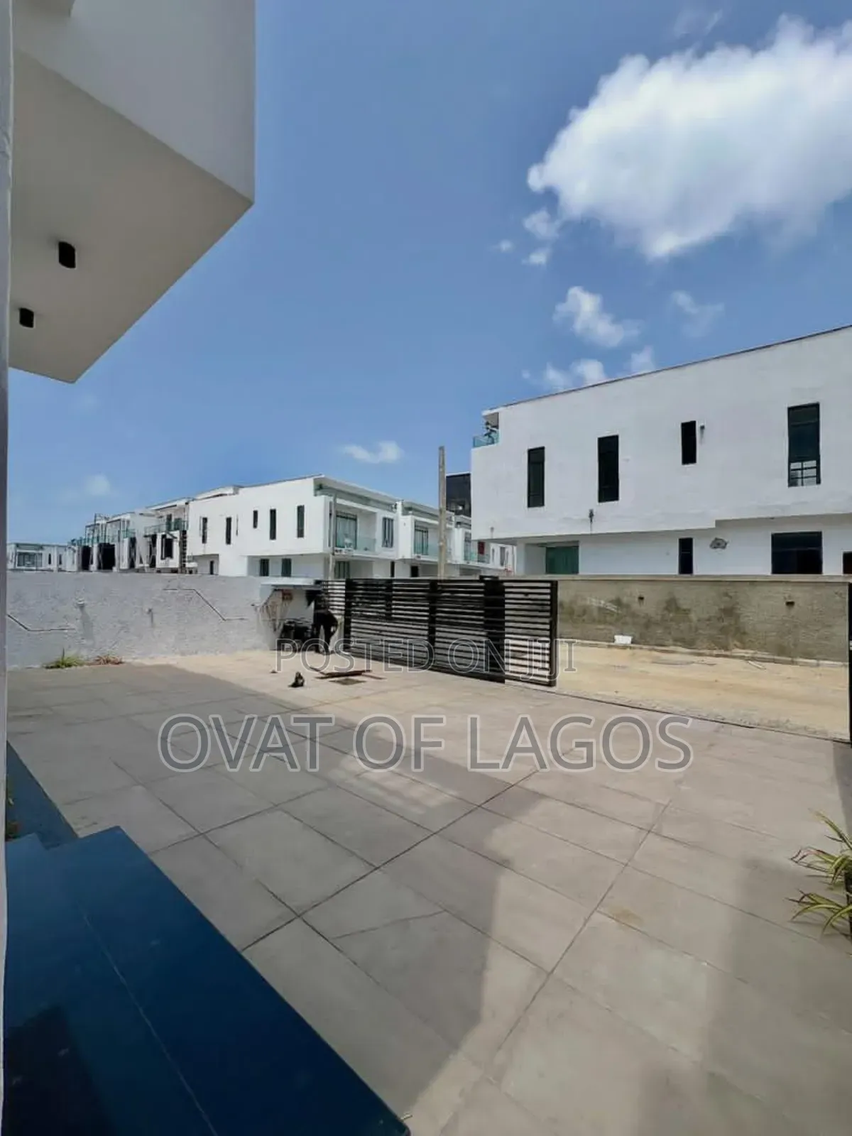 5bdrm Duplex in Chevron Toll Gate for sale in Chevron