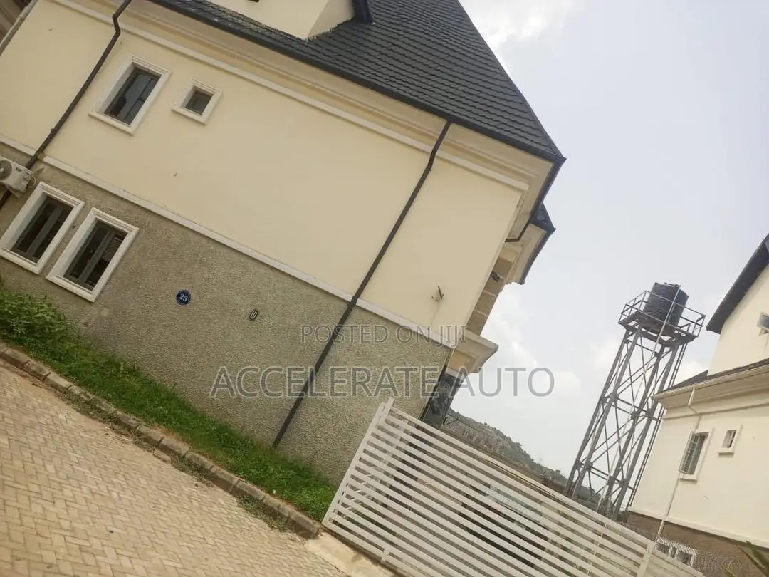 5bdrm Duplex in Life Camp for sale in Life Camp