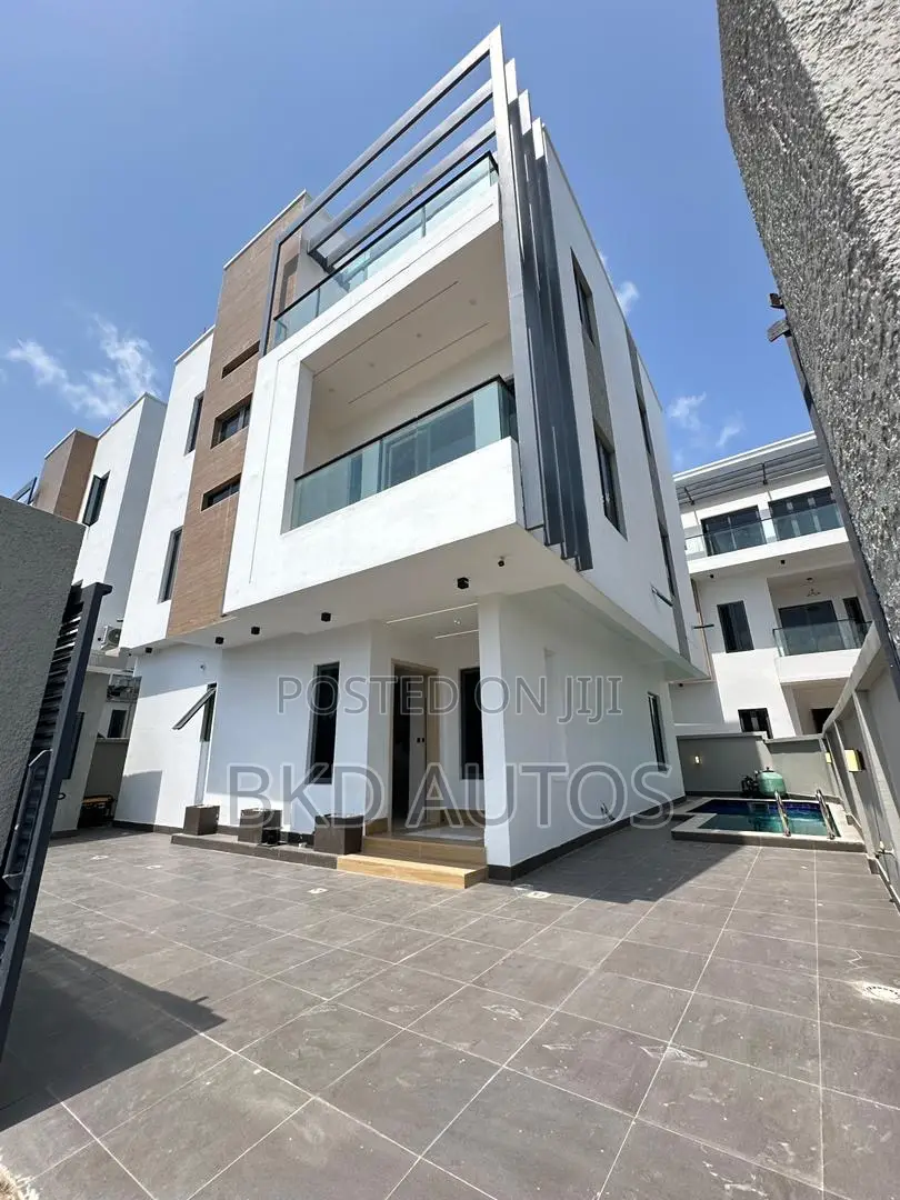 5bdrm Duplex in Lekki Phase 1 for sale in Lekki Phase 1