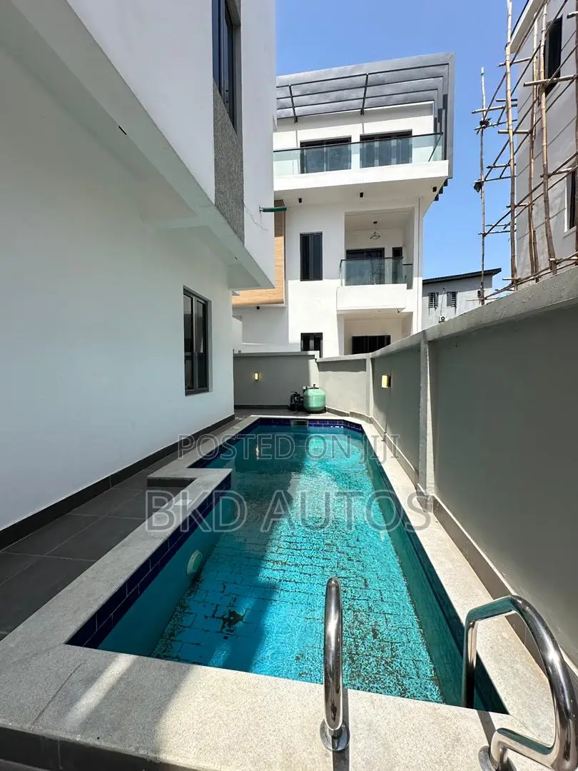 5bdrm Duplex in Lekki Phase 1 for sale in Lekki Phase 1