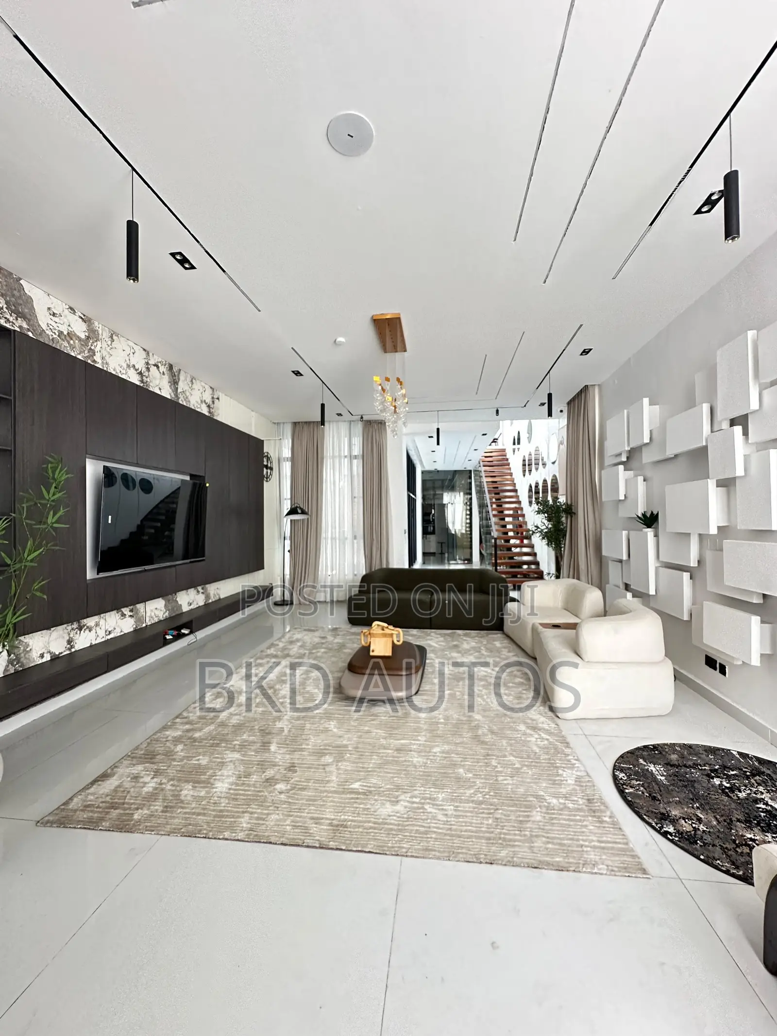 Furnished 5bdrm Duplex in Chevron for sale in Chevron