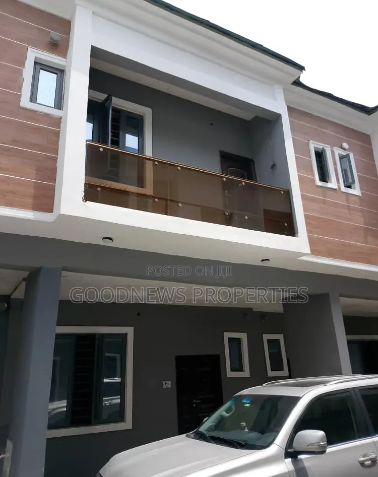 4bdrm Duplex in Harris Drives Vgc for sale in VGC / Ajah
